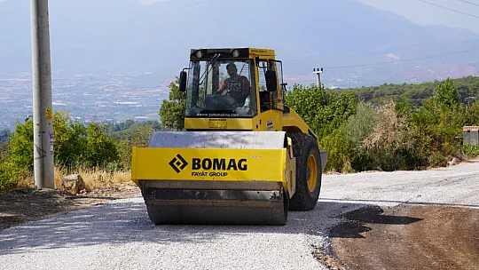 Bağlıağaç Mahallesinde yol sorunu tarih oluyor