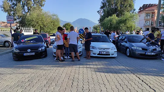 Otomobil severler 'Tuning Fest' etkinliğinde buluştu