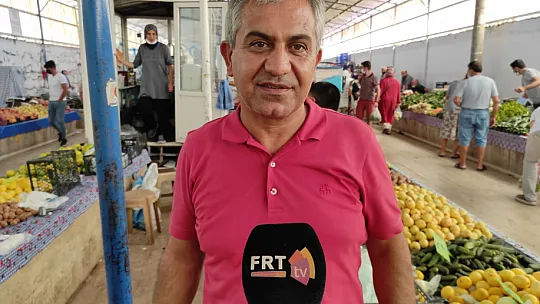 Salı pazarında alanda dertli satan da