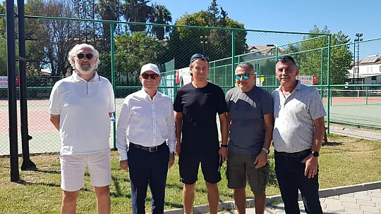 Tenis Turnuvası Ödül Töreni ile Sona Erdi