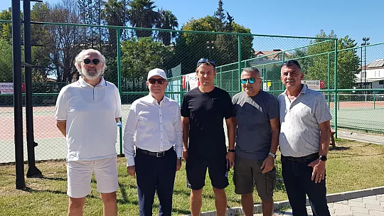 Tenis Turnuvası Ödül Töreni ile Sona Erdi