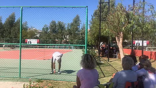 Tenis Turnuvası Ödül Töreni ile Sona Erdi