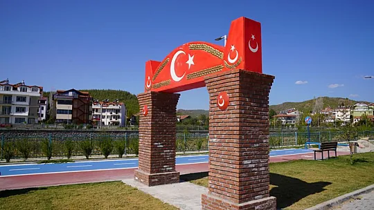 Seydikemer'de 'Cumhuriyet Giriş Kapısı' tamamlandı