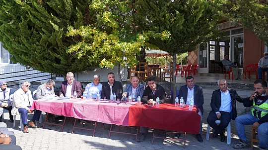 Başkan Otgöz, vatandaşların taleplerini dinliyor