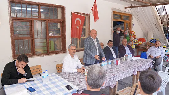 Başkan Otgöz, vatandaşların taleplerini dinliyor