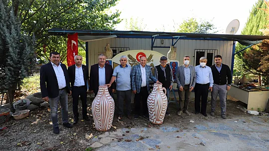 Başkan Otgöz, vatandaşların taleplerini dinliyor