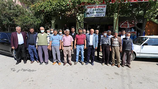 Başkan Otgöz, vatandaşların taleplerini dinliyor