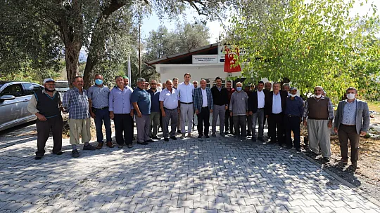 Başkan Otgöz, vatandaşların taleplerini dinliyor