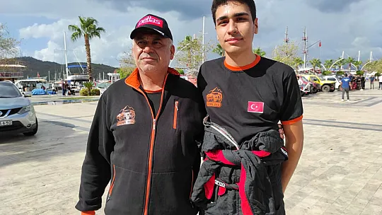 Offroad araçları güvenlik testi için Beşkaza Meydanında