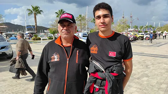 Offroad araçları güvenlik testi için Beşkaza Meydanında