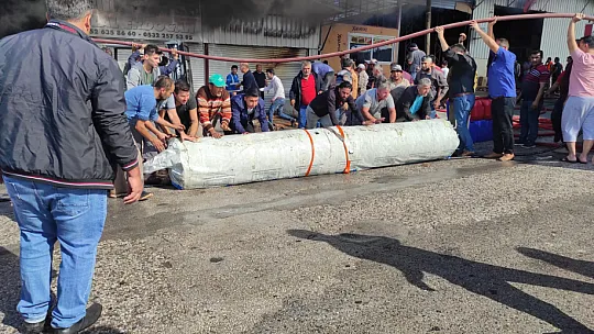 Plastik dükkanında büyük yangın!
