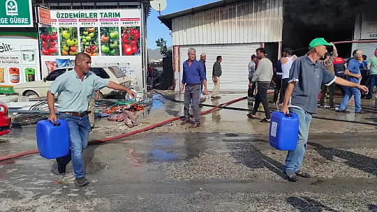 Plastik dükkanında büyük yangın!