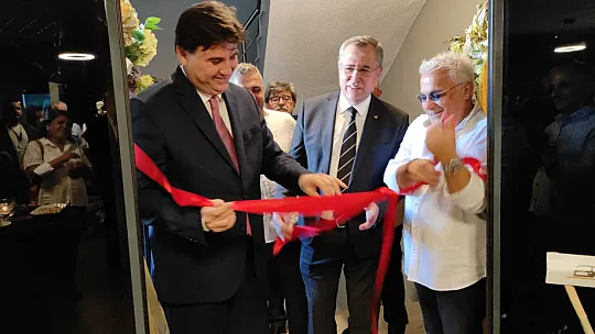'Gold House' Görkemli Bir Törenle Açıldı