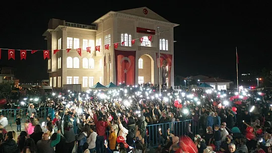 Seydikemer'de Cumhuriyet Konseri Coşkusu