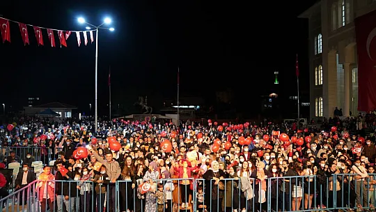 Seydikemer'de Cumhuriyet Konseri Coşkusu