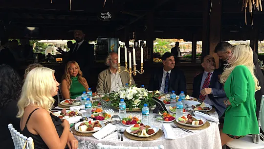 Kandil ve Kardeş ailesinin mutlu günü