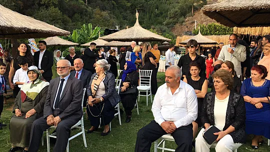 Kandil ve Kardeş ailesinin mutlu günü