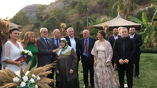 Kandil ve Kardeş ailesinin mutlu günü