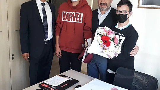 Öğrencilerden, Türk Kızılay'ına ziyaret