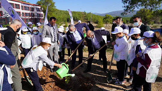 Seydikemer'de fidanlar nefes olacak