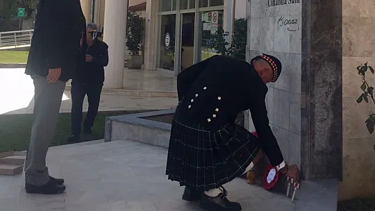 Fethiye'deki İngilizlerden Atatürk'e saygı duruşu