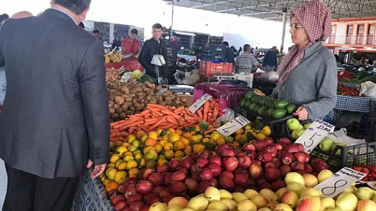 CHP'li Demir Pazar tezgâhı ziyaretinde