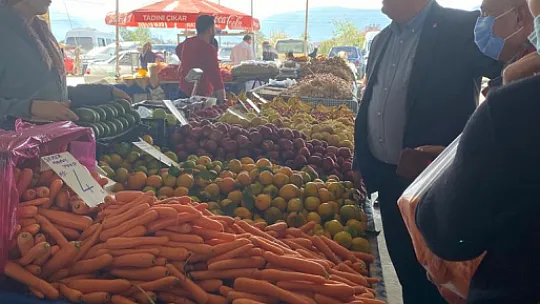 CHP'li Demir Pazar tezgâhı ziyaretinde