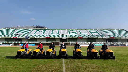 Muğla Gençlik ve Spor İl Müdürlüğü'nce Alınan Çim Biçme Traktörleri İlçelere Teslim Edildi