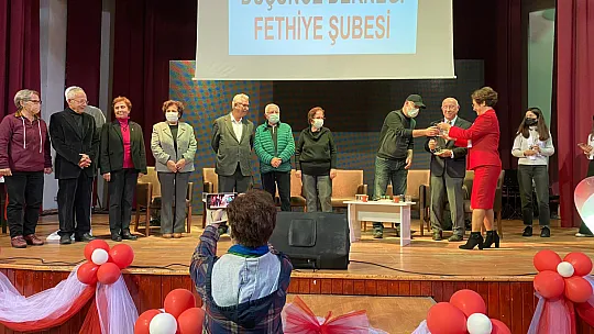 Fethiye ADD'den Öğretmenler günü kutlaması