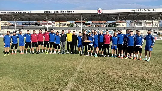 Taraftardan futbolculara baklava