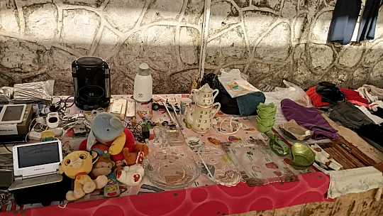 Antika severler 15 günde bir salı pazarında