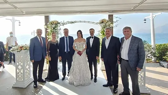 Siyaset ve iş dünyası bu düğünde buluştu
