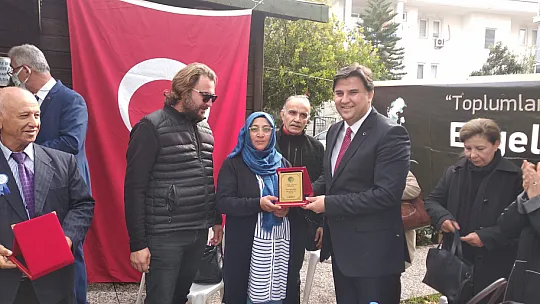 Engelli Çocukları Sevindirdiler