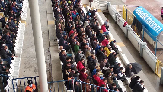 Fethiyespor Taraftarı Yağmurda da Susmadı