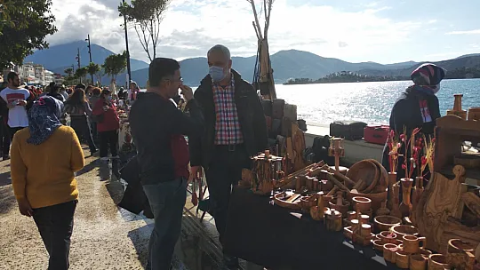 Noel Çarşısı Kuruldu