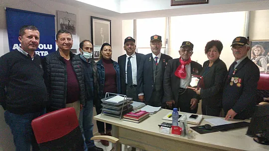 Şehit Aileleri ve Gazilerden Saniye Kulaç'a Ziyaret