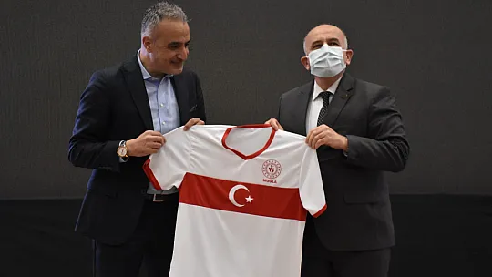 Bekir Develi Muğla'da gençlerle buluştu