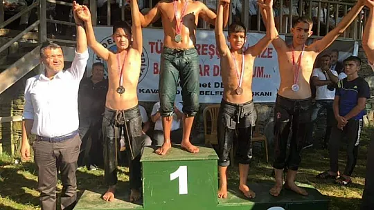 Akdenizli'ye Plaket Takdim Edildi