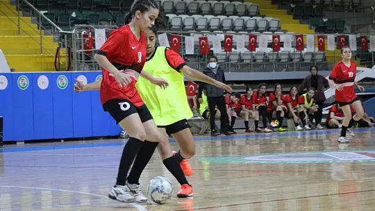 Okul Sporları Tüm Hızıyla Devam Ediyor
