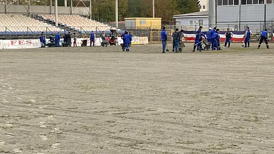 Fethiyespor 2. Yarı için çim yeniliyor