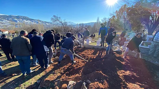 Bekçiler Muhtarı Ayan, Dualarla Toprağa Verildi