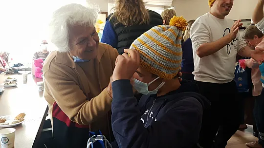 Engelleri Aşan Okul'dan yaşlılara ziyaret