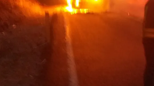 Seyir Halindeki Kamyon Alev Aldı