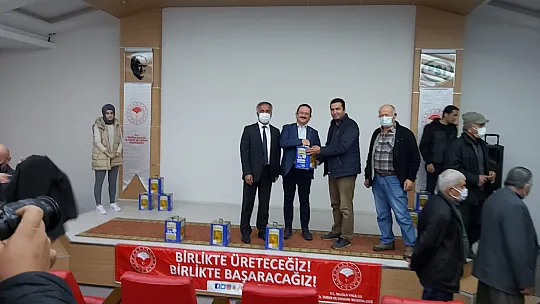 Kayıtlı 321 Arıcıya Yem Dağıtımı Yapıldı
