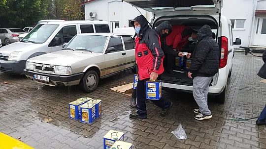 Kayıtlı 321 Arıcıya Yem Dağıtımı Yapıldı