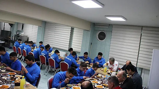 Muğla Gençlik ve Spor İl Müdürü Ömer İlman Geleceğin Şampiyonları İle Bir Araya Geldi