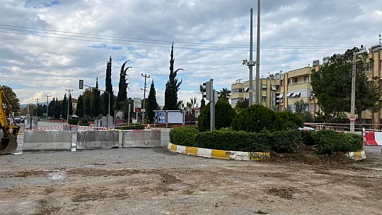 Maliye kavşağında altyapı çalışması