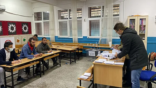 Başkanlık yarışının galibi Soydemir