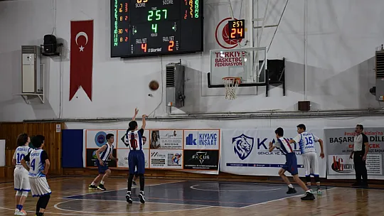 Okul Sporları Basketbol Yıldız Erkeklerde kupa sahibini buldu