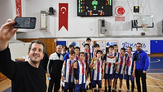 Okul Sporları Basketbol Yıldız Erkeklerde kupa sahibini buldu